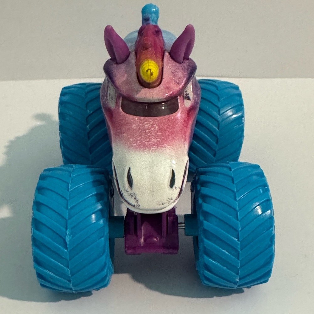 Monster Jam Sparkle Smash Monster Truck